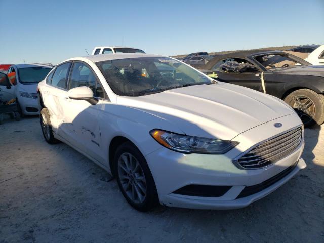 3FA6P0LU6HR295076 - 2017 FORD FUSION SE HYBRID WHITE photo 4