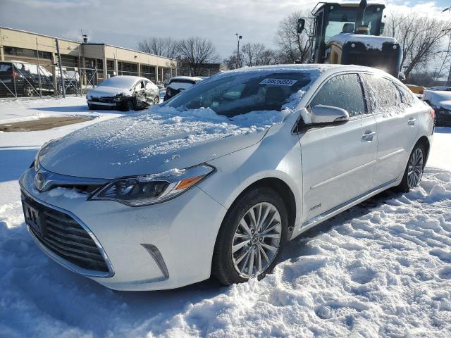 4T1BD1EB4JU061712 - 2018 TOYOTA AVALON HYBRID WHITE photo 1