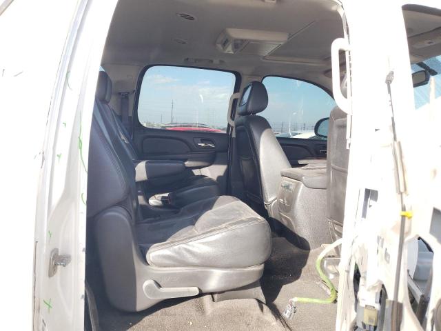 1GNSCKE03CR154441 - 2012 CHEVROLET SUBURBAN C1500 LTZ WHITE photo 11