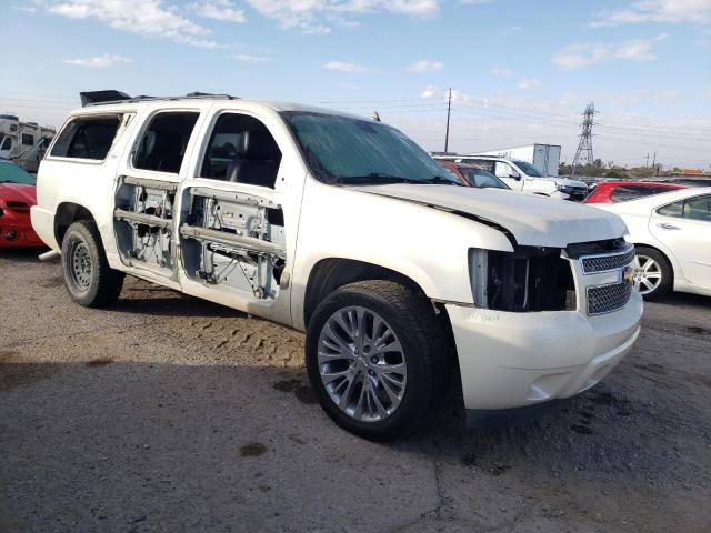 1GNSCKE03CR154441 - 2012 CHEVROLET SUBURBAN C1500 LTZ WHITE photo 4