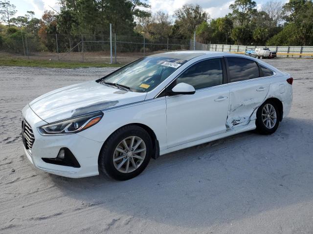 5NPE24AF5JH676457 - 2018 HYUNDAI SONATA SE WHITE photo 1