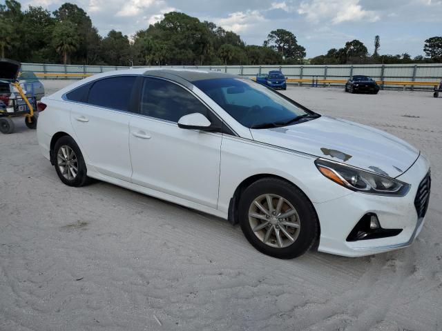 5NPE24AF5JH676457 - 2018 HYUNDAI SONATA SE WHITE photo 4