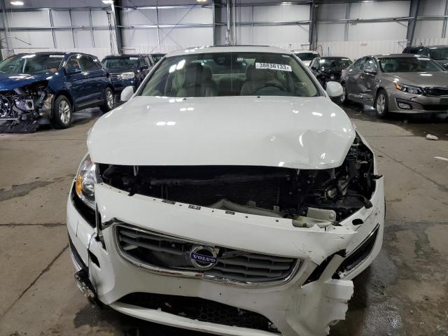 YV1902FH5C2056003 - 2012 VOLVO S60 T6 WHITE photo 5