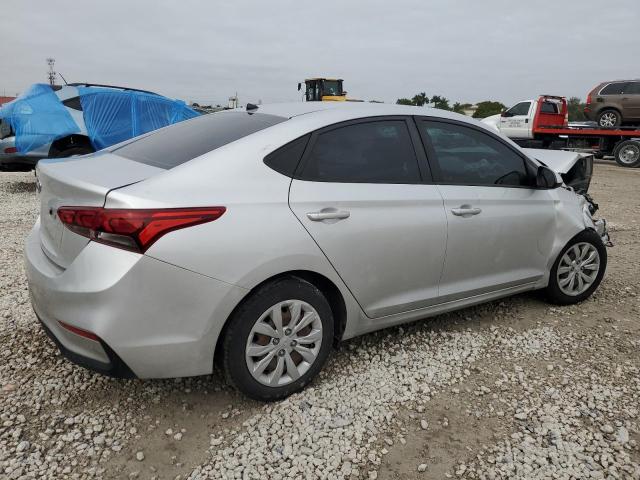 3KPC24A39KE055712 - 2019 HYUNDAI ACCENT SE SILVER photo 3