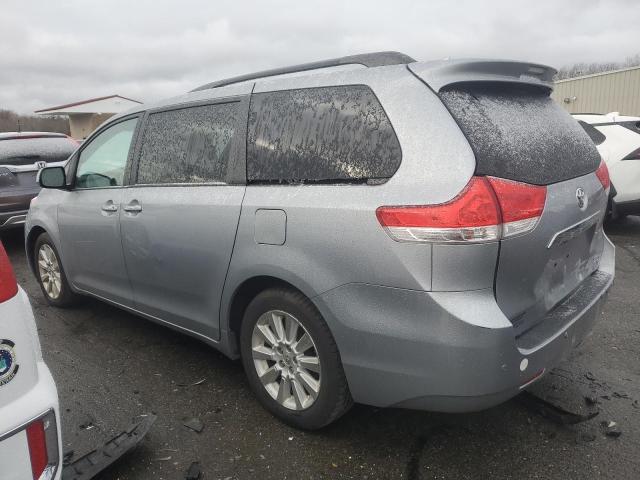 5TDDK3DC3BS027582 - 2011 TOYOTA SIENNA XLE SILVER photo 2