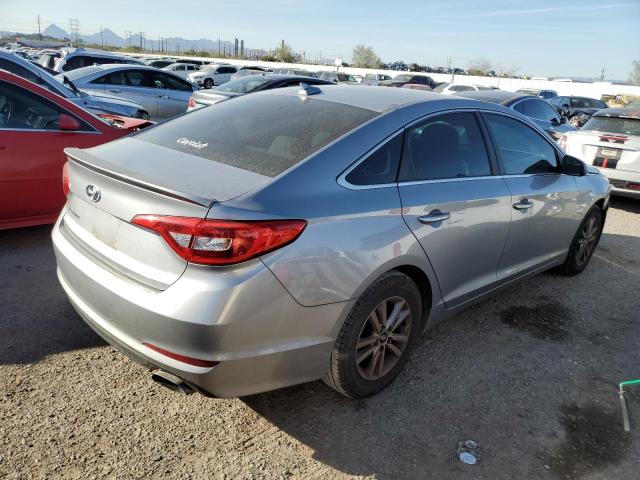 5NPE24AF4HH447925 - 2017 HYUNDAI SONATA SE SILVER photo 3