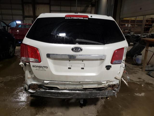 5XYKT4A11CG234144 - 2012 KIA SORENTO BASE WHITE photo 6