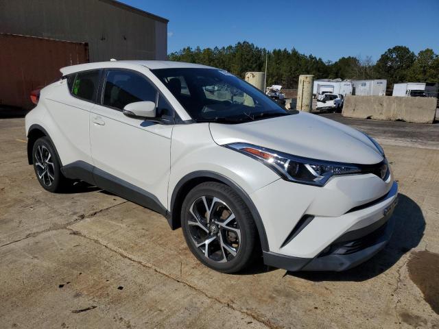 NMTKHMBX8JR048491 - 2018 TOYOTA C-HR XLE WHITE photo 4