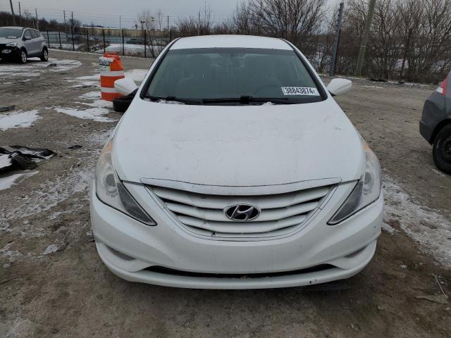 5NPEB4AC0DH603359 - 2013 HYUNDAI SONATA GLS WHITE photo 5