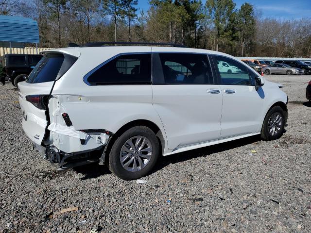 5TDYRKEC1NS080291 - 2022 TOYOTA SIENNA XLE WHITE photo 3