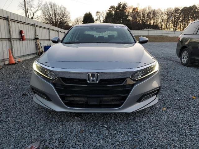 1HGCV1F43JA037247 - 2018 HONDA ACCORD EX SILVER photo 5