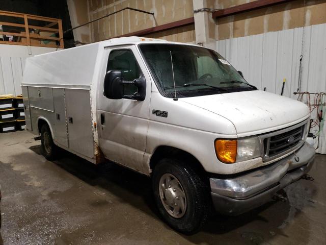 1FDSE35L65HA60383 - 2005 FORD ECONOLINE E350 SUPER DUTY CUTAWAY VAN WHITE photo 1