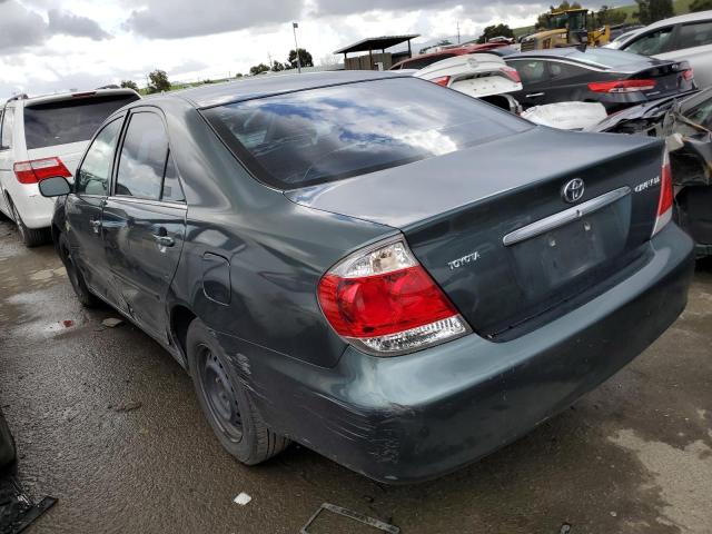 4T1BE32K45U414002 - 2005 TOYOTA CAMRY LE GREEN photo 2