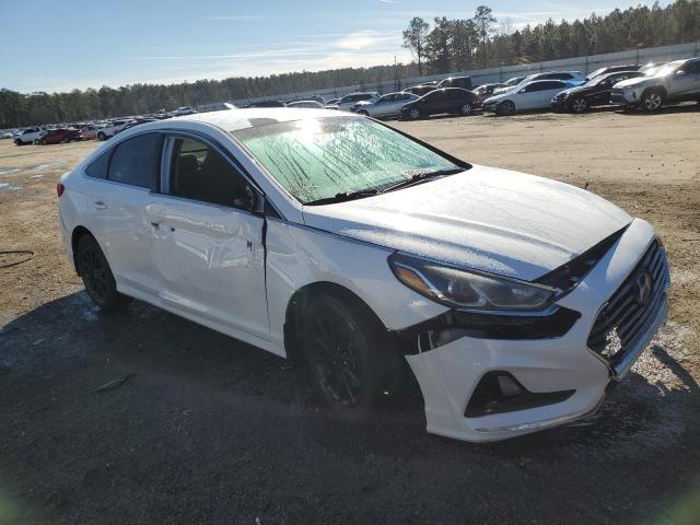 5NPE24AF5KH801670 - 2019 HYUNDAI SONATA SE WHITE photo 4