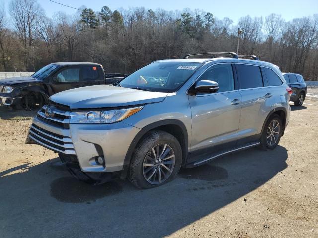 5TDKZRFH2KS561106 - 2019 TOYOTA HIGHLANDER SE SILVER photo 1