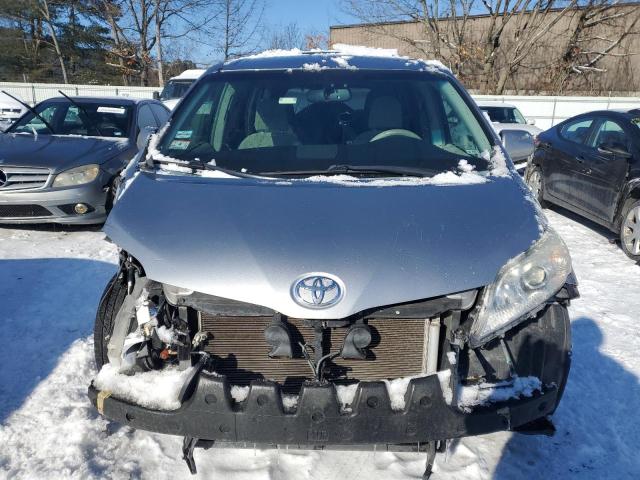 5TDJK3DC7DS060669 - 2013 TOYOTA SIENNA LE SILVER photo 5