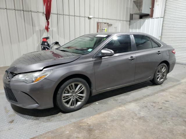 4T1BF1FK2HU432322 - 2017 TOYOTA CAMRY LE GRAY photo 1