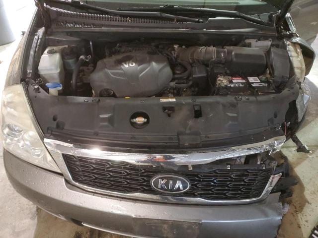 KNDMG4C74C6428765 - 2012 KIA SEDONA LX GRAY photo 12