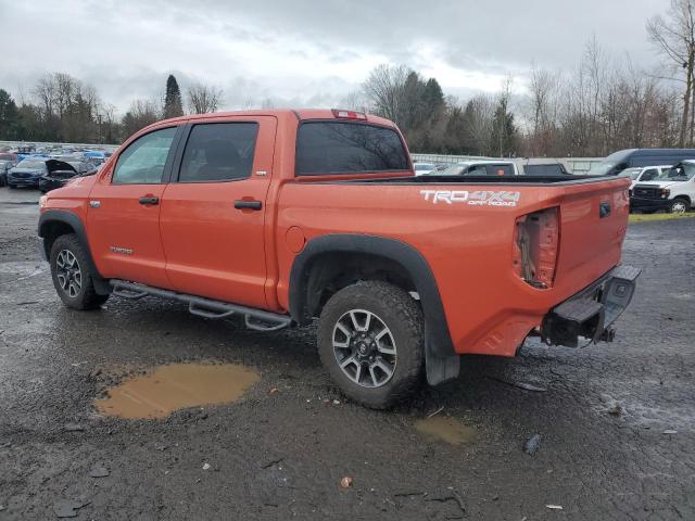 5TFDY5F19GX542027 - 2016 TOYOTA TUNDRA CREWMAX SR5 ORANGE photo 2