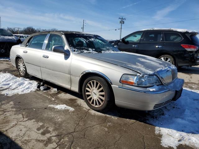 1LNHM81W94Y617523 - 2004 LINCOLN TOWN CAR EXECUTIVE GRAY photo 4
