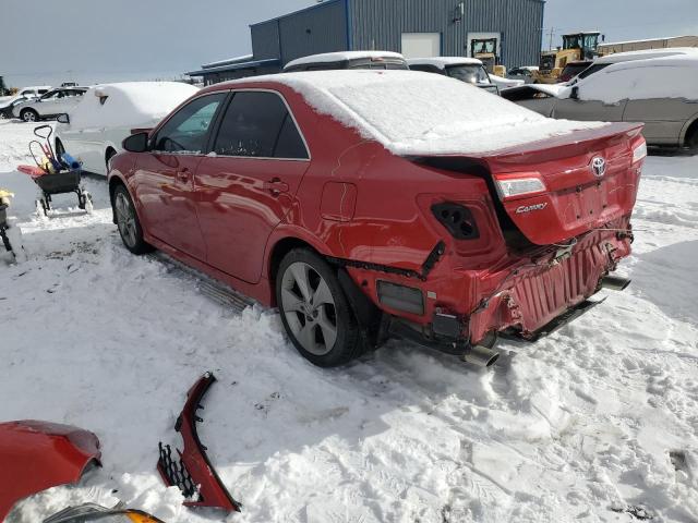 4T1BK1FK1DU534913 - 2013 TOYOTA CAMRY SE RED photo 2