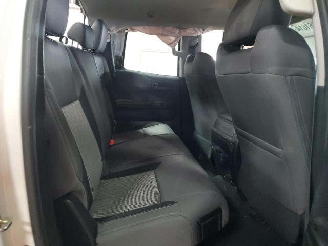 5TFUM5F10GX066438 - 2016 TOYOTA TUNDRA DOUBLE CAB SR/SR5 WHITE photo 10