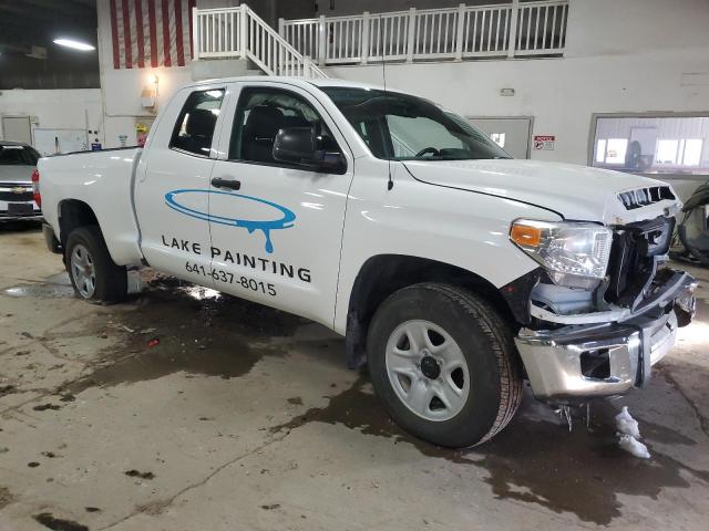 5TFUM5F10GX066438 - 2016 TOYOTA TUNDRA DOUBLE CAB SR/SR5 WHITE photo 4