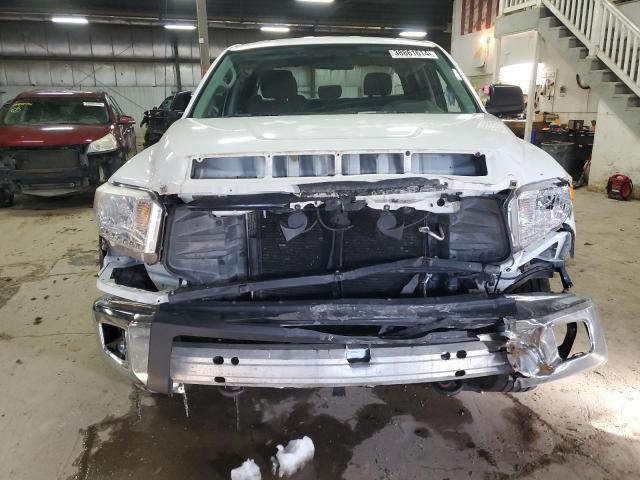 5TFUM5F10GX066438 - 2016 TOYOTA TUNDRA DOUBLE CAB SR/SR5 WHITE photo 5