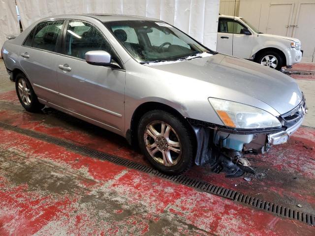 1HGCM56826A135612 - 2006 HONDA ACCORD EX SILVER photo 4