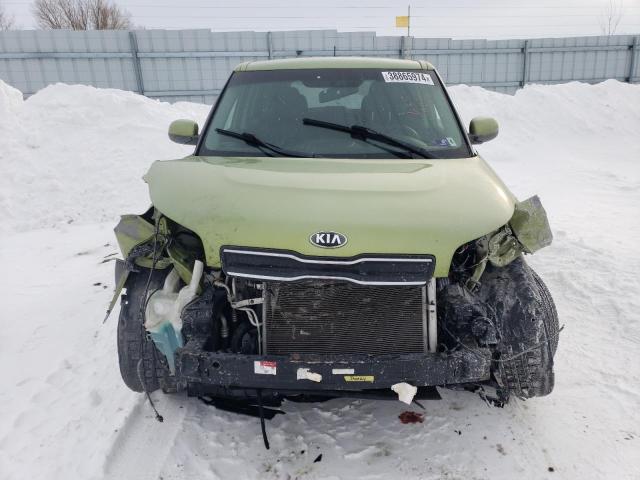 KNDJP3A51J7903925 - 2018 KIA SOUL + GREEN photo 5