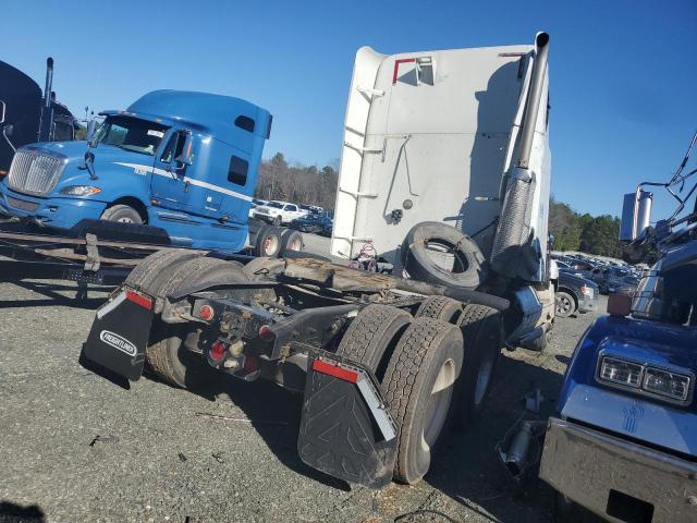 1FUJA6CG92PJ66226 - 2002 FREIGHTLINER CONVENTION COLUMBIA WHITE photo 4