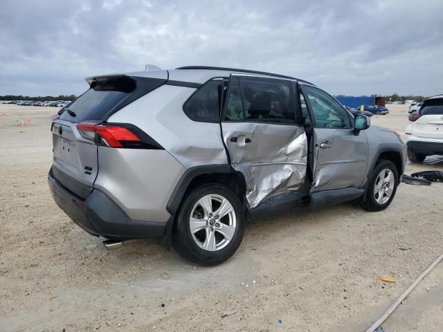 2T3P1RFV0KC049430 - 2019 TOYOTA RAV4 XLE SILVER photo 3