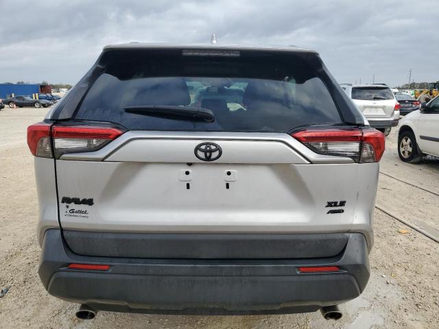 2T3P1RFV0KC049430 - 2019 TOYOTA RAV4 XLE SILVER photo 6