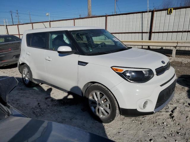 KNDJP3A51J7612180 - 2018 KIA SOUL + WHITE photo 4