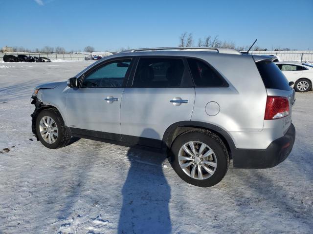 5XYKUCA16BG075031 - 2011 KIA SORENTO EX SILVER photo 2