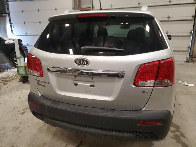 5XYKUCA16BG075031 - 2011 KIA SORENTO EX SILVER photo 6