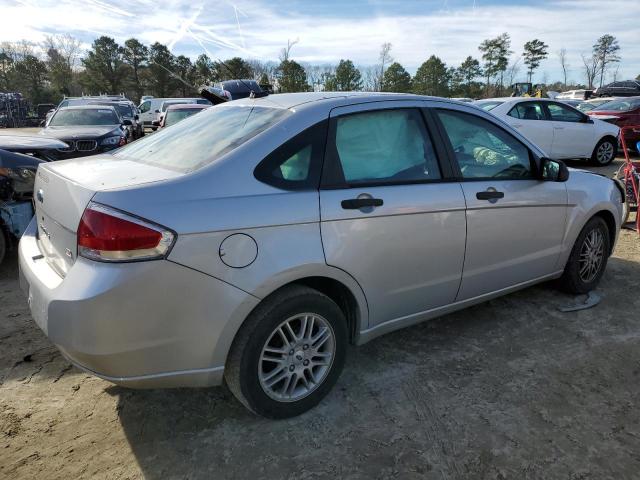 1FAHP35N69W135438 - 2009 FORD FOCUS SE SILVER photo 3