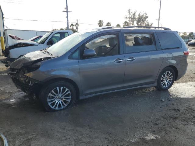 5TDYZ3DC0LS045861 - 2020 TOYOTA SIENNA XLE GRAY photo 1