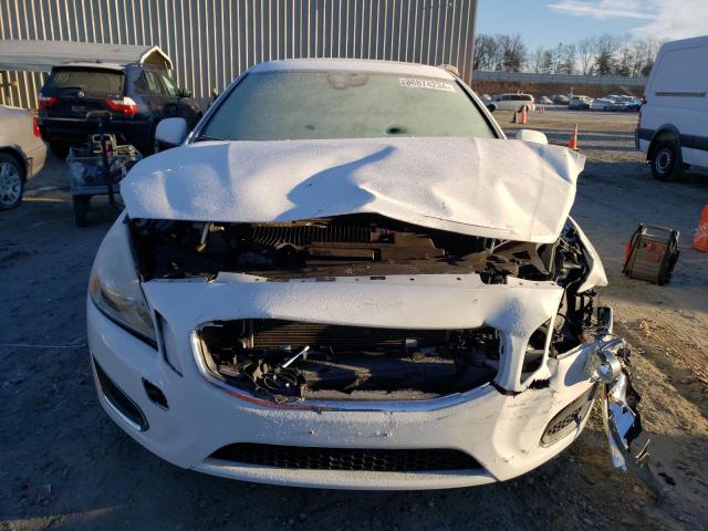 YV1622FS5C2037864 - 2012 VOLVO S60 T5 WHITE photo 5