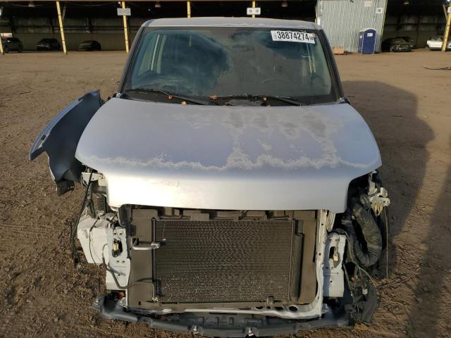 JTLZE4FE3CJ020748 - 2012 TOYOTA SCION XB SILVER photo 5