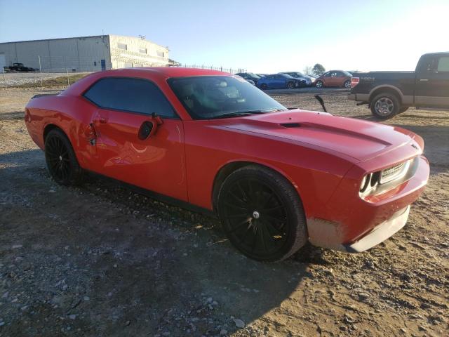 2B3CJ4DV1AH261370 - 2010 DODGE CHALLENGER SE RED photo 4