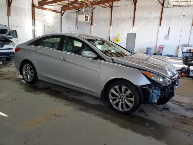 5NPEC4AC3DH551321 - 2013 HYUNDAI SONATA SE SILVER photo 4