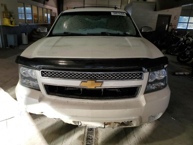 1GNSKCE01DR224299 - 2013 CHEVROLET TAHOE K1500 LTZ WHITE photo 5