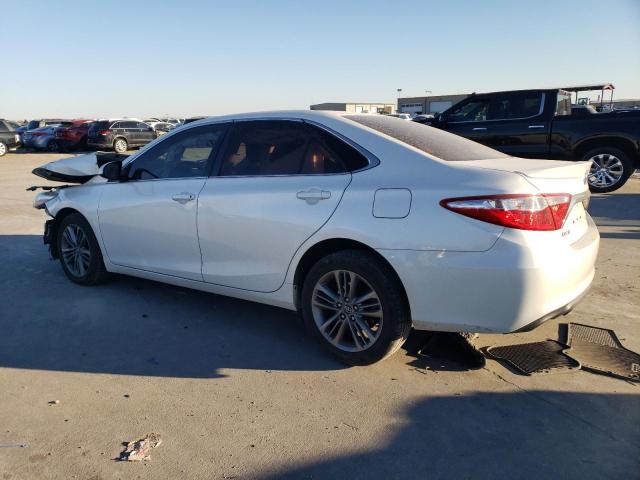 4T1BF1FK7GU207358 - 2016 TOYOTA CAMRY LE WHITE photo 2