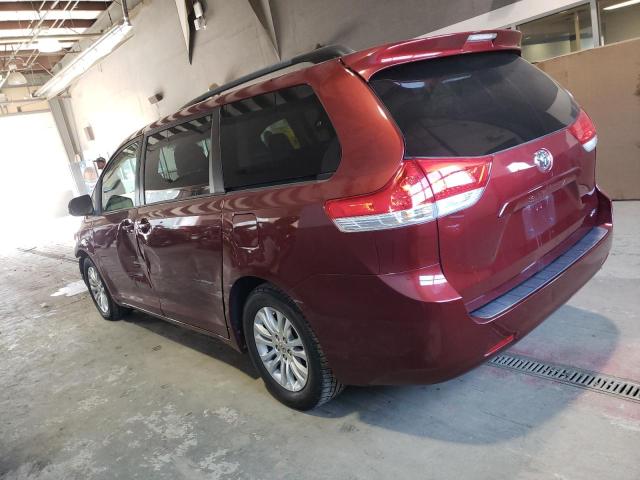 5TDYK3DC1DS330171 - 2013 TOYOTA SIENNA XLE RED photo 2