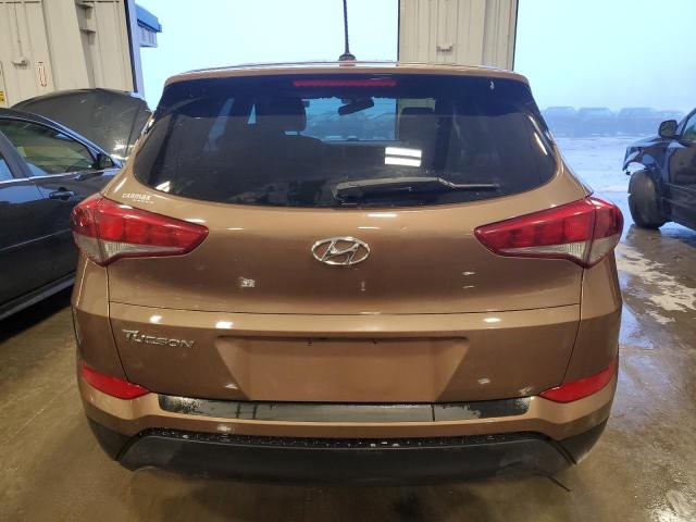 KM8J23A45HU399716 - 2017 HYUNDAI TUCSON SE BROWN photo 6