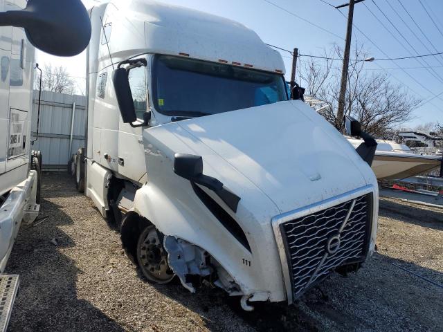 4V4NC9EH1PN329999 - 2023 VOLVO VN VNL WHITE photo 1