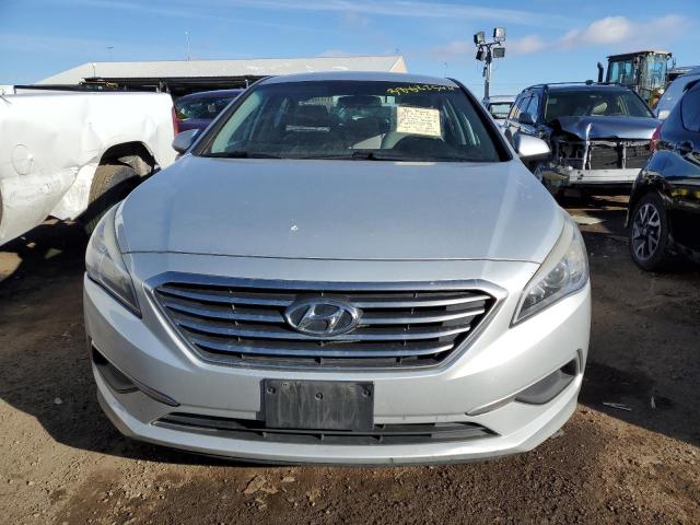 5NPE24AF2HH563995 - 2017 HYUNDAI SONATA SE GRAY photo 5