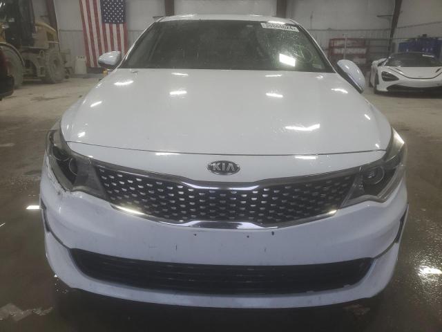 5XXGU4L34GG030630 - 2016 KIA OPTIMA EX WHITE photo 5