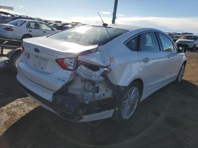 3FA6P0T99GR232712 - 2016 FORD FUSION SE WHITE photo 3